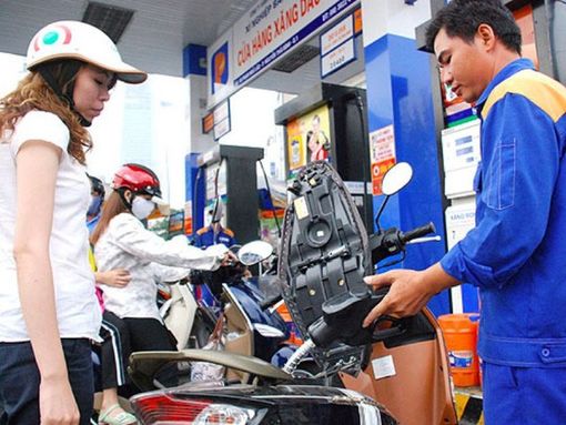 Nghiên cứu giảm thuế xăng, dầu