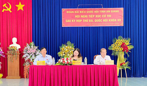 Phó Chủ tịch nước Võ Thị Ánh Xuân tiếp xúc cử tri huyện Thoại Sơn