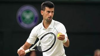 Wimbledon 2022: Djokovic chật vật hạ tay vợt hạng 104 thế giới