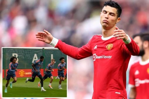 MU yêu cầu Ronaldo trở lại tập luyện rồi đi du đấu