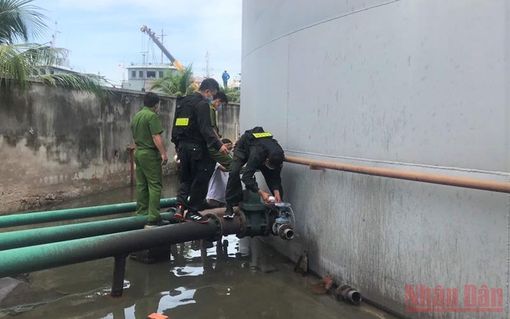 Truy tố 74 bị can trong đường dây buôn lậu xăng đặc biệt lớn