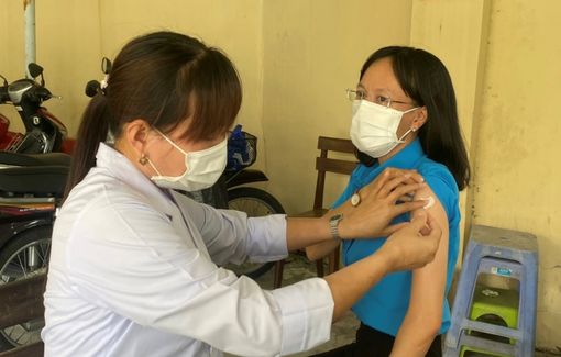 Liên đoàn Lao động tỉnh An Giang kêu gọi đoàn viên, người lao động tiêm vaccine mũi 3, mũi 4 phòng COVID-19