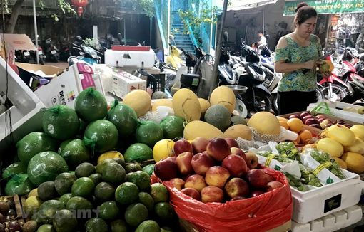 Thị trường hoa quả trái cây giá ‘mềm’ phục vụ người tiêu dùng