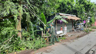 Nâng cấp đường, vệ sinh môi trường ở xã Vĩnh Hậu