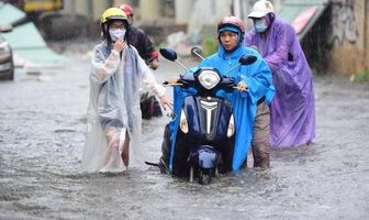 Vùng áp thấp trên Biển Đông khả năng mạnh lên, Nam Bộ mưa dông