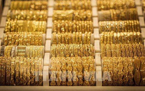 Giá vàng hôm nay 10/7: Vàng đi ngang, nguy cơ giảm sâu