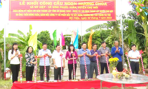 Đẩy mạnh tuyên truyền kỷ niệm 105 năm thành lập huyện Chợ Mới