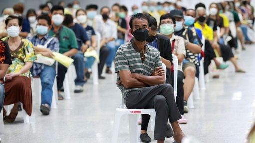 Làn sóng COVID-19 mới đang lan nhanh tại châu Á