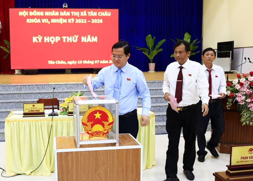 HĐND TX. Tân Châu thông qua 7 nghị quyết trọng tâm