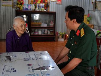 Lực lượng vũ trang tỉnh An Giang thăm hỏi các gia đình chính sách