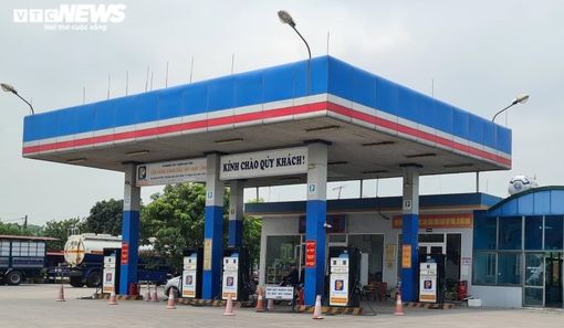 Giá xăng dầu giảm mạnh vào ngày mai?