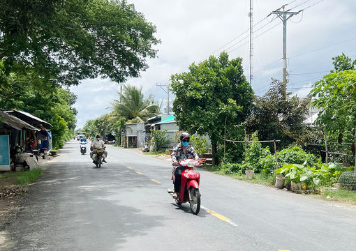 Người dân xã Vĩnh An đồng tình ủng hộ lắp đặt đèn đường tuyến Tỉnh lộ 941