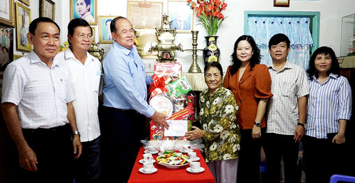 Chủ tịch UBND tỉnh An Giang Nguyễn Thanh Bình thăm, tặng quà gia đình chính sách, nhân kỷ niệm 75 năm Ngày Thương binh - Liệt sĩ 27/7