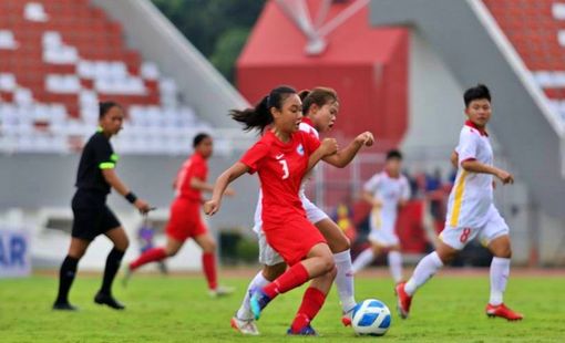 U18 nữ Việt Nam thắng đậm 9 - 0 trước U18 nữ Singapore