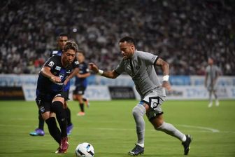 Neymar ăn vạ thô thiển kiếm penalty ở trận giao hữu tại Nhật Bản