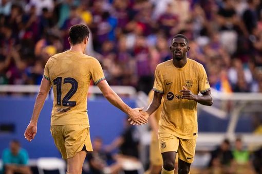 Dembele lu mờ Lewandowski, Barca hòa kịch tính với Juventus