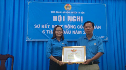 Tri Tôn phát triển mới đoàn viên công đoàn vượt kế hoạch
