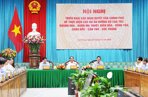 Triển khai các nghị quyết của Chính phủ về 3 dự án đường bộ cao tốc