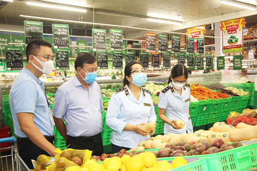 Kiểm tra tình hình chuẩn bị nguồn hàng hóa phục vụ bình ổn thị trường và việc thực hiện các quy định về kinh doanh