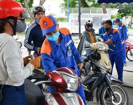 Giá xăng dự báo giảm lần thứ 4 liên tiếp vào ngày 1-8