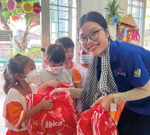 Áo xanh tình nguyện trên quê hương Châu Thành