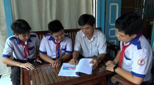 Người thắp “lửa” học tập và nghiên cứu cho học sinh
