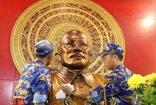 Vệ sinh Khu lưu niệm Chủ tịch Tôn Đức Thắng