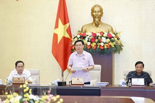 Ủy ban Thường vụ Quốc hội bế mạc Phiên họp chuyên đề pháp luật tháng 8