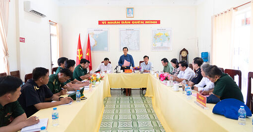 Bí thư Tỉnh ủy An Giang Lê Hồng Quang chỉ đạo: Tăng cường tuần tra, kiểm soát, đảm bảo an ninh biên giới