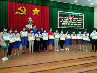Huyện đoàn An Phú tổ chức Hội thi vẽ tranh chủ đề “Phòng, chống dịch bệnh sốt xuất huyết" và “Phòng, chống đuối nước" cho thiếu nhi