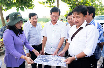 Phó Chủ tịch UBND tỉnh An Giang Lê Văn Phước kiểm tra các công trình trọng điểm trên địa bàn TP. Long Xuyên