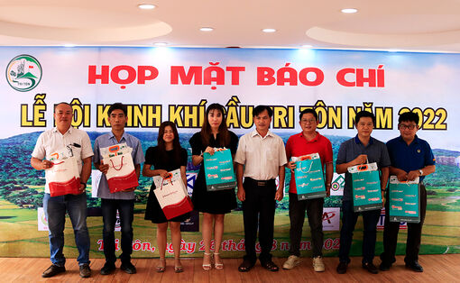 Họp mặt báo chí giới thiệu Lễ hội khinh khí cầu Tri Tôn năm 2022