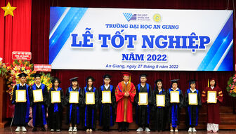 Trường Đại học An Giang trao bằng tốt nghiệp cho 674 thạc sĩ, cử nhân và kỹ sư