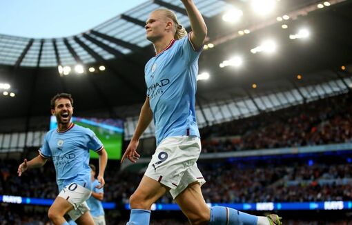 Premier League: Man City 'hủy diệt' tân binh, Liverpool thắng nhọc