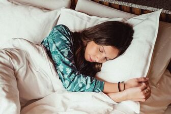 Ngủ bao lâu để giảm nguy cơ mắc các bệnh mạn tính?
