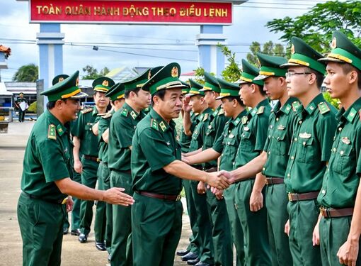 Tư lệnh Bộ đội Biên phòng thăm và làm việc tại Cà Mau