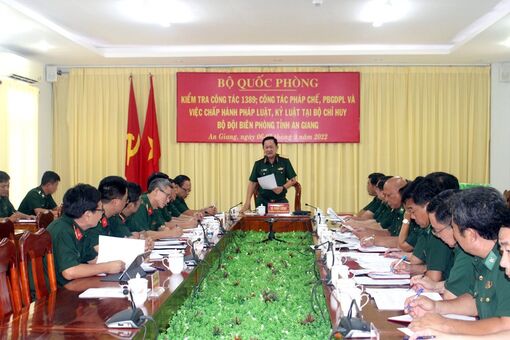 Thứ trưởng Bộ Quốc phòng kiểm tra tại Bộ Chỉ huy Bộ đội Biên phòng An Giang