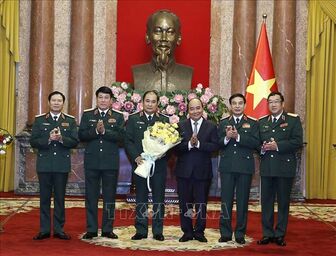 Thăng quân hàm Thượng tướng cho Phó Tổng tham mưu trưởng QĐND Việt Nam Phùng Sĩ Tấn