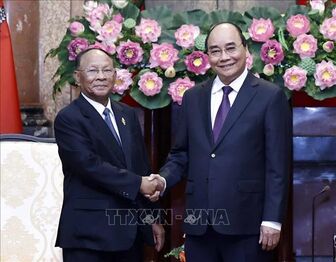 Chủ tịch nước Nguyễn Xuân Phúc tiếp Chủ tịch Quốc hội Campuchia Samdech Heng Samrin