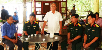 Lãnh đạo huyện Tri Tôn và Bộ Chỉ huy Quân sự tỉnh An Giang thăm Đội K93