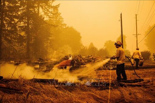 Đám cháy rừng vượt tầm kiểm soát tại bang Oregon, Mỹ