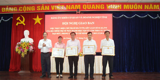 Đảng ủy Khối Cơ quan và Doanh nghiệp tỉnh An Giang học tập Bác
