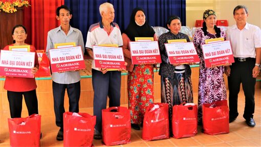 An Giang chăm lo, phát triển toàn diện vùng đồng bào dân tộc thiểu số