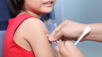 Khẩn trương cung ứng vaccine cho công tác tiêm chủng mở rộng