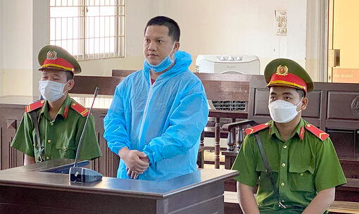 Giúp bạn mang cần sa qua biên giới