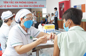 Sở Y tế An Giang khuyến cáo mọi người dân nên tiêm vaccine phòng COVID-19 mũi 3, mũi 4 để hạn chế tử vong
