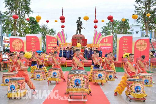 Kiên Giang: Nhân dân đội mưa chiêm bái, tri ân công đức Anh hùng dân tộc Nguyễn Trung Trực