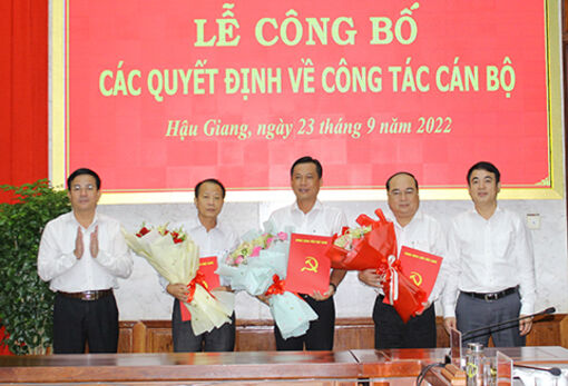 Hậu Giang: Công bố các quyết định cán bộ thuộc diện Ban Thường vụ Tỉnh ủy quản lý