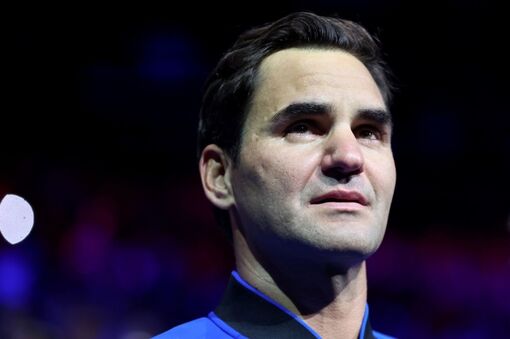 Federer rơi nước mắt trong trận đấu kết thúc sự nghiệp