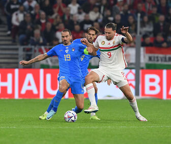 Hạ đẹp Hungary, Italy đoạt vé vào bán kết Nations League